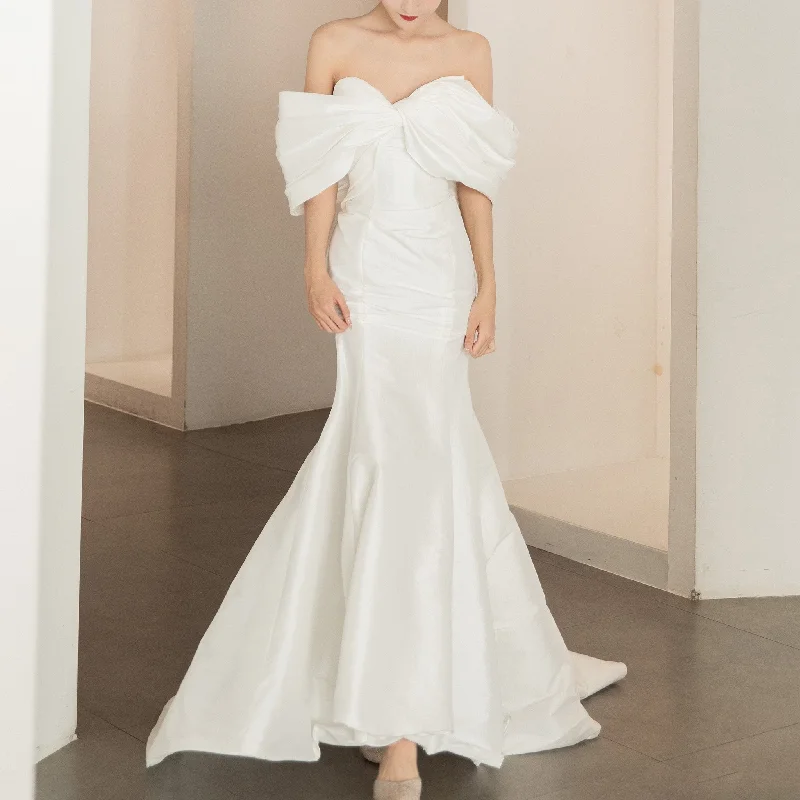 Simple Taffeta Trumpet Wedding Dress with Off the Shoulder Sleeve