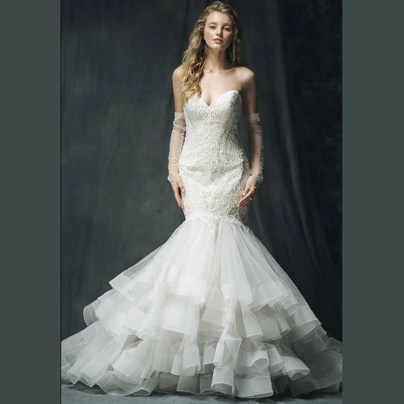 Strapless Vintage Inspired Trumpet Mermaid Wedding Dress