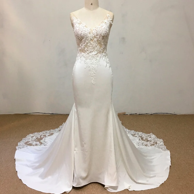 Vneck Mermaid Satin Wedding Dress with Leaf-Shape Lace Train